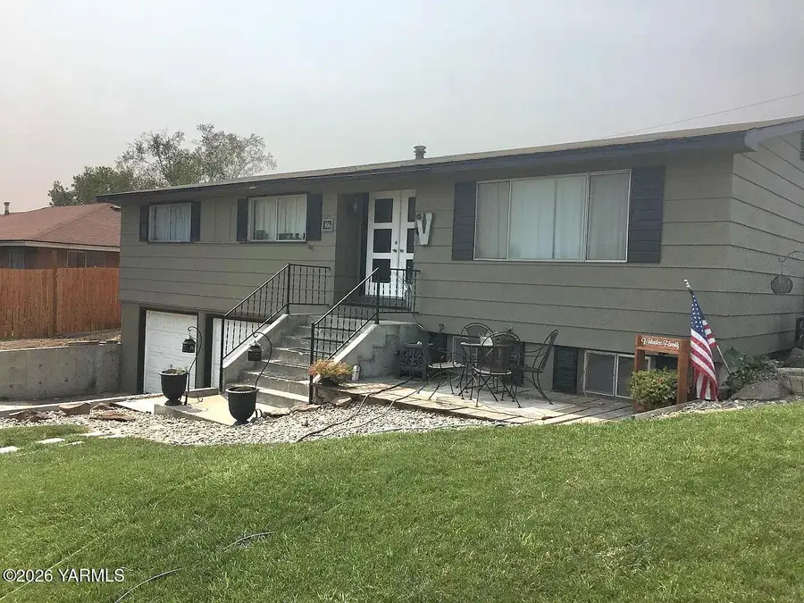 106 Ann, Zillah, WA 98953 - #2