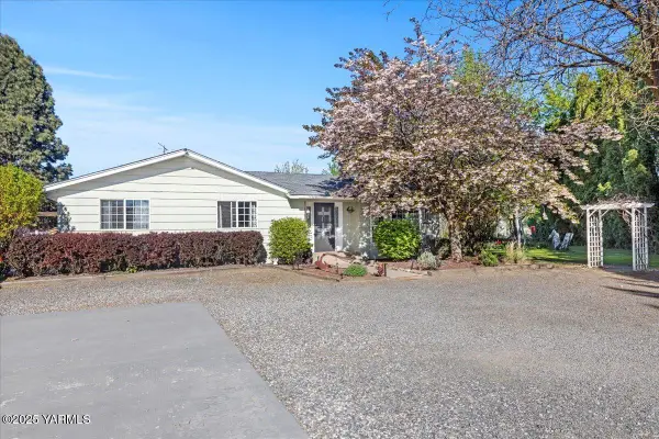 10401 N 1739 Pr Nw Rd, Grandview, WA 98930