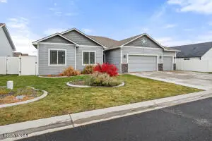 2017 S 59th Ave, Yakima, WA 98903