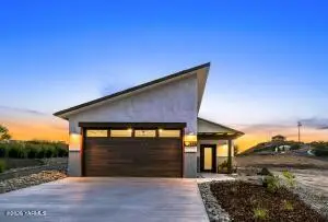 905 Verde Ln, Selah, WA 98942