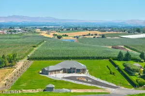 10908 Wedgewood Heights Dr, Yakima, WA 98908 - #1