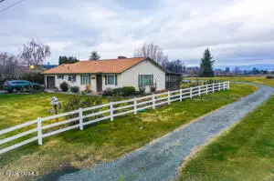 714 S Hill Rd, Sunnyside, WA 98944 - #2