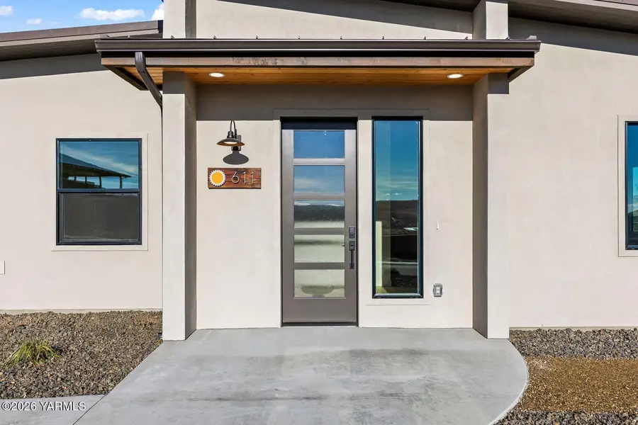 611 Vista Del Sol, Selah, WA 98942 - #2