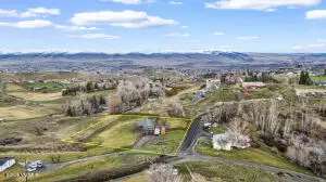 661 Sole Rd, Selah, WA 98942 - #1