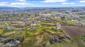 661 Sole Rd, Selah, WA 98942 - #2