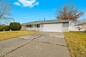 221 S 65th Ave, Yakima, WA 98908 - #2