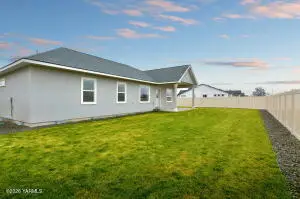 4611 W Larch Ave, Yakima, WA 98908 - #3