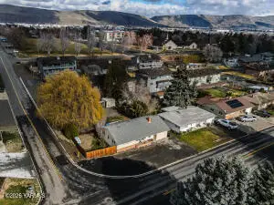 3413 W Lincoln Ave, Yakima, WA 98902 - #3