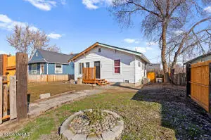 419 S 17th Ave, Yakima, WA 98902 - #3