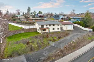 608 Anchor Pl, Selah, WA 98942 - #3