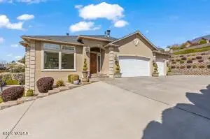 617 N 65th Ave, Yakima, WA 98908 - #3