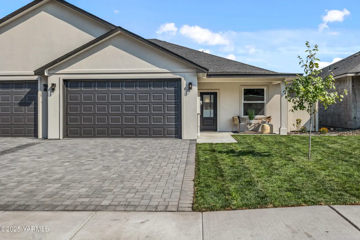 2511 S 47th Ave, Yakima, WA 98903 - #1