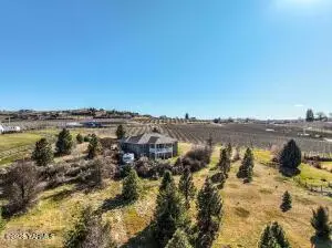 224 Heysman Rd, Selah, WA 98942