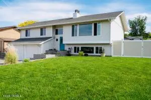 625 NW Crescent Ave, Sunnyside, WA 98944 - #2