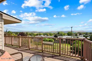 5602 Hilltop Dr, Yakima, WA 98901
