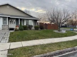 1407 Julia Ave, Sunnyside, WA 98944