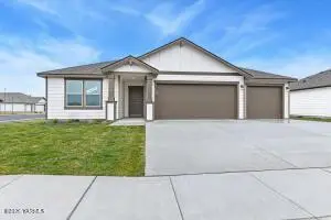 1607 Castlewood Ct #(Phase 11 Lot 299) Spec, Grandview, WA 98930 - #1