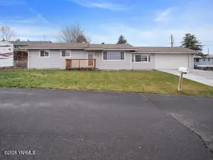 10 S Viking Dr, Selah, WA 98942 - Image #1