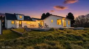 704 Pioneer Ln, Yakima, WA 98903