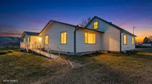 704 Pioneer Ln, Yakima, WA 98903 - #2