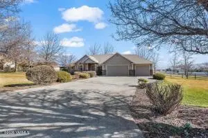 61 Nagler Ct, Selah, WA 98942 - #2