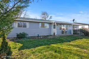 1215 Wisconsin Ave, Tieton, WA 98947 - #1