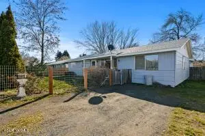 1215 Wisconsin Ave, Tieton, WA 98947 - #3