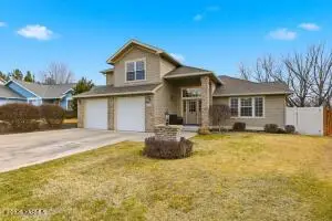 609 S 87th Ave, Yakima, WA 98908