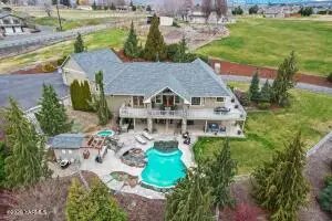 11105 Zier Rd, Yakima, WA 98908