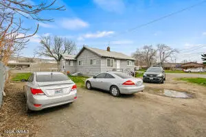 1105 E Chestnut Ave, Yakima, WA 98901