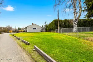 324 Wyman Dr, Yakima, WA 98902 - #2