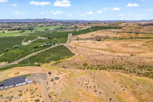 NKA Pioneer Way, Yakima, WA 98908 - #3