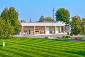 2101 Forsell Rd, Grandview, WA 98930