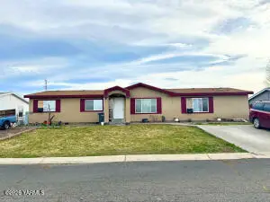 6104 Crestfields Rd, Yakima, WA 98903 - #3