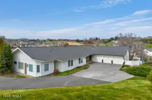 7005 Englewood Ave, Yakima, WA 98908 - #3
