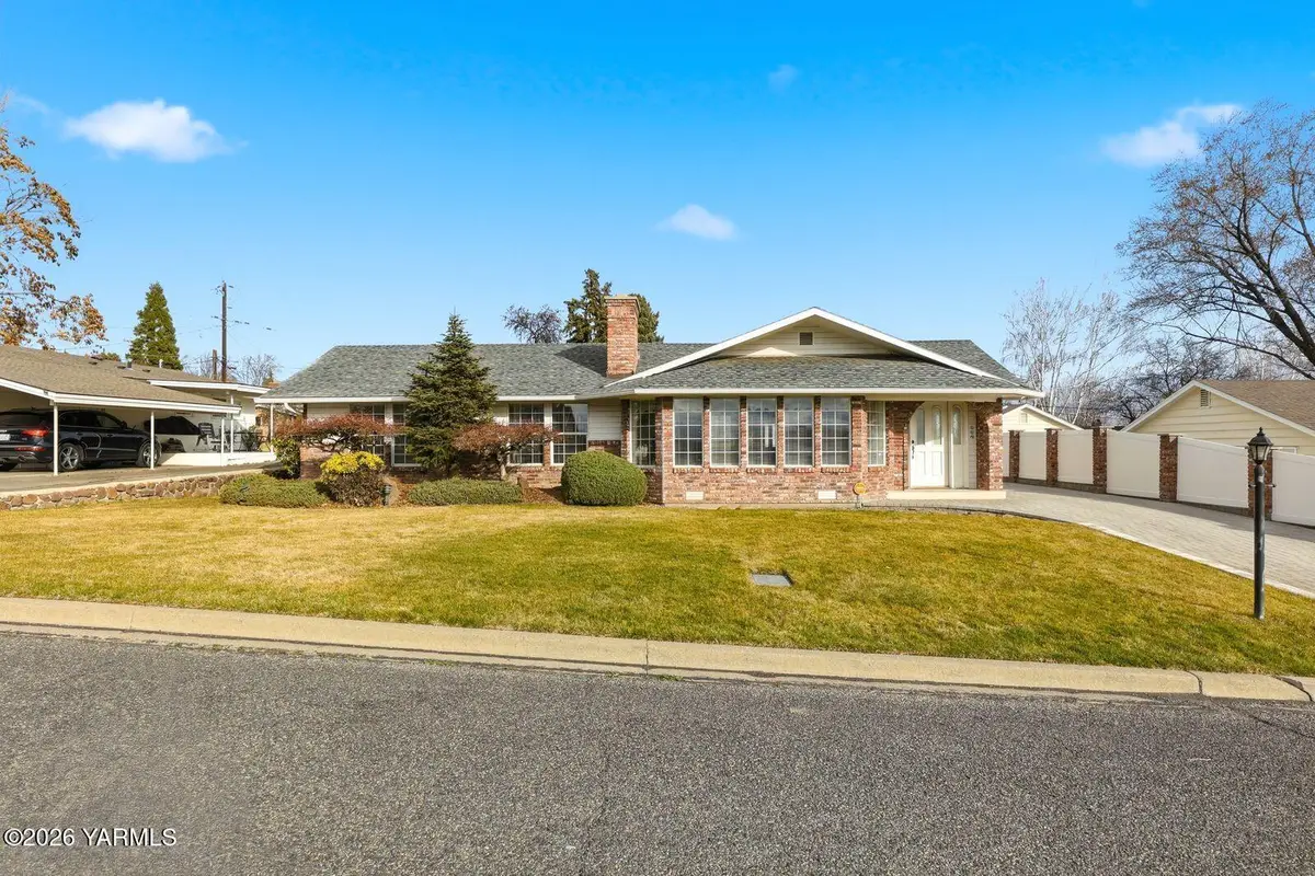 119 N 46th Ave, Yakima, WA 98908 - #1