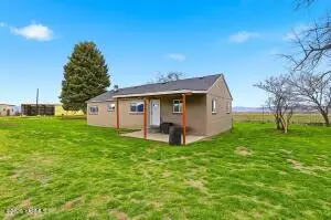 13951 Fort Rd, White Swan, WA 98952