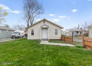 2208 S 3rd Ave, Yakima, WA 98903 - #3