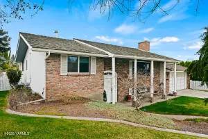 801 S 69th Ave, Yakima, WA 98908 - #3