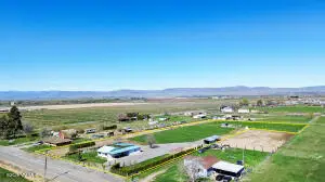 6931 Progressive Rd, Wapato, WA 98951