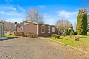 6810 W Columbus St, Yakima, WA 98903 - #2