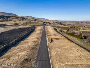 1625 SW Kelandren Dr #1, Prosser, WA 99350