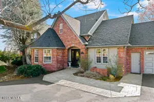 6810 Ravens Gate Way, Yakima, WA 98908