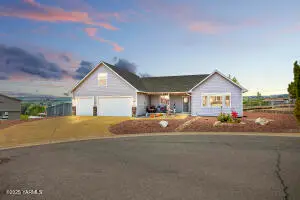 412 S 93rd Ave, Yakima, WA 98908 - #1