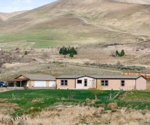 486 Elk Ridge Ln, Selah, WA 98942