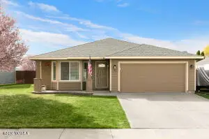 506 Cascade Ave, Moxee, WA 98936 - #1