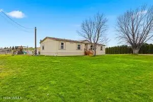 3285 N Wenas Rd, Selah, WA 98942 - #2