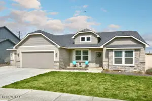 6111 Ian Ave, Yakima, WA 98903 - #3