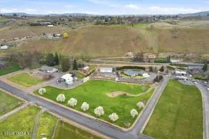 201 N Galloway Dr, Yakima, WA 98908 - #3