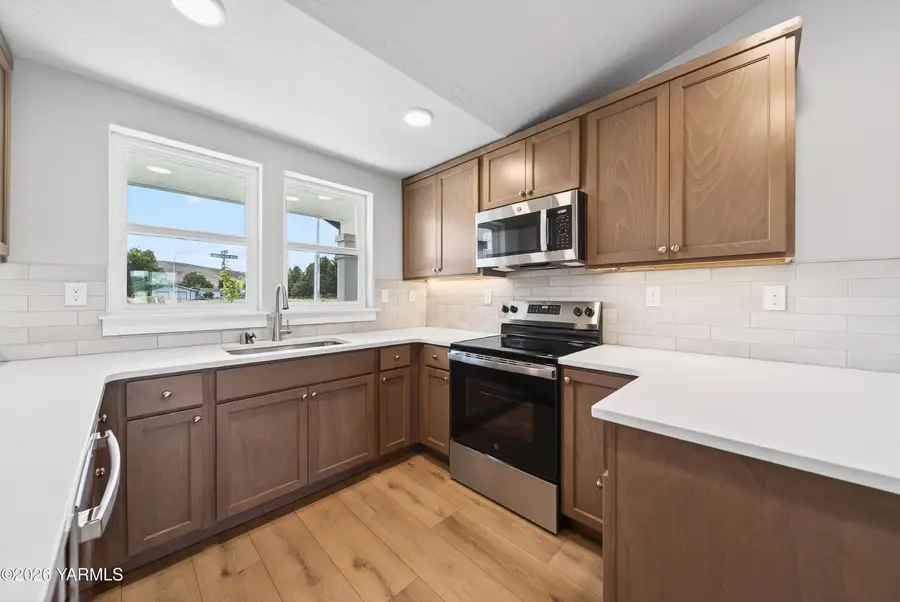5815 Woolsey Dr, Yakima, WA 98903 - #2